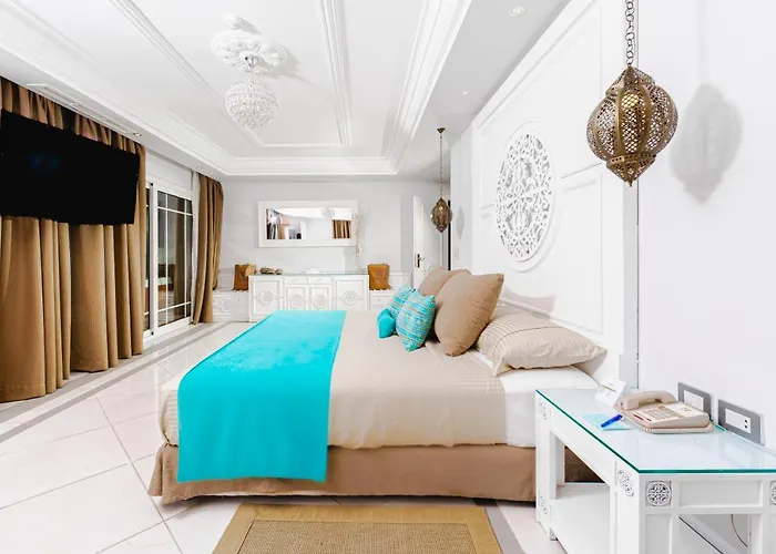 Resort Grand Palace - Couples Only 18 Years (adults Only)