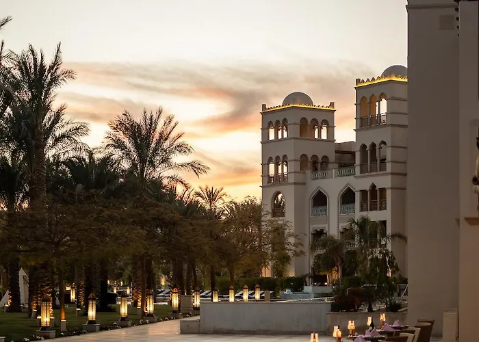 Resort Grand Palace - Couples Only 18 Years (adults Only)